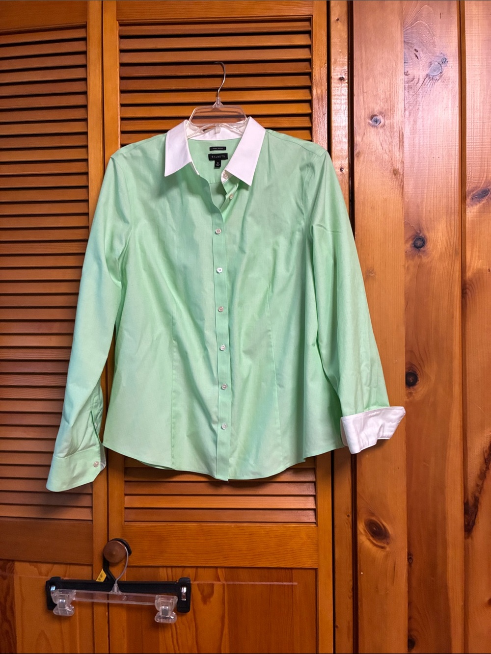 Talbots Mint Green Shirt with White Collar length 26”pit to pit 22”sleeves 24”